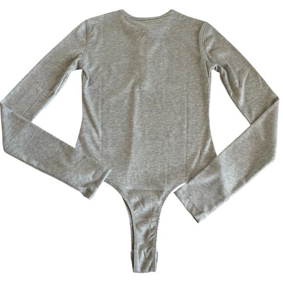 WeWoreWhat Crew Neck Henley Ribbed Bodysuit Heather Gray Long Sleeve Size XS NWT - Picture 7 of 7